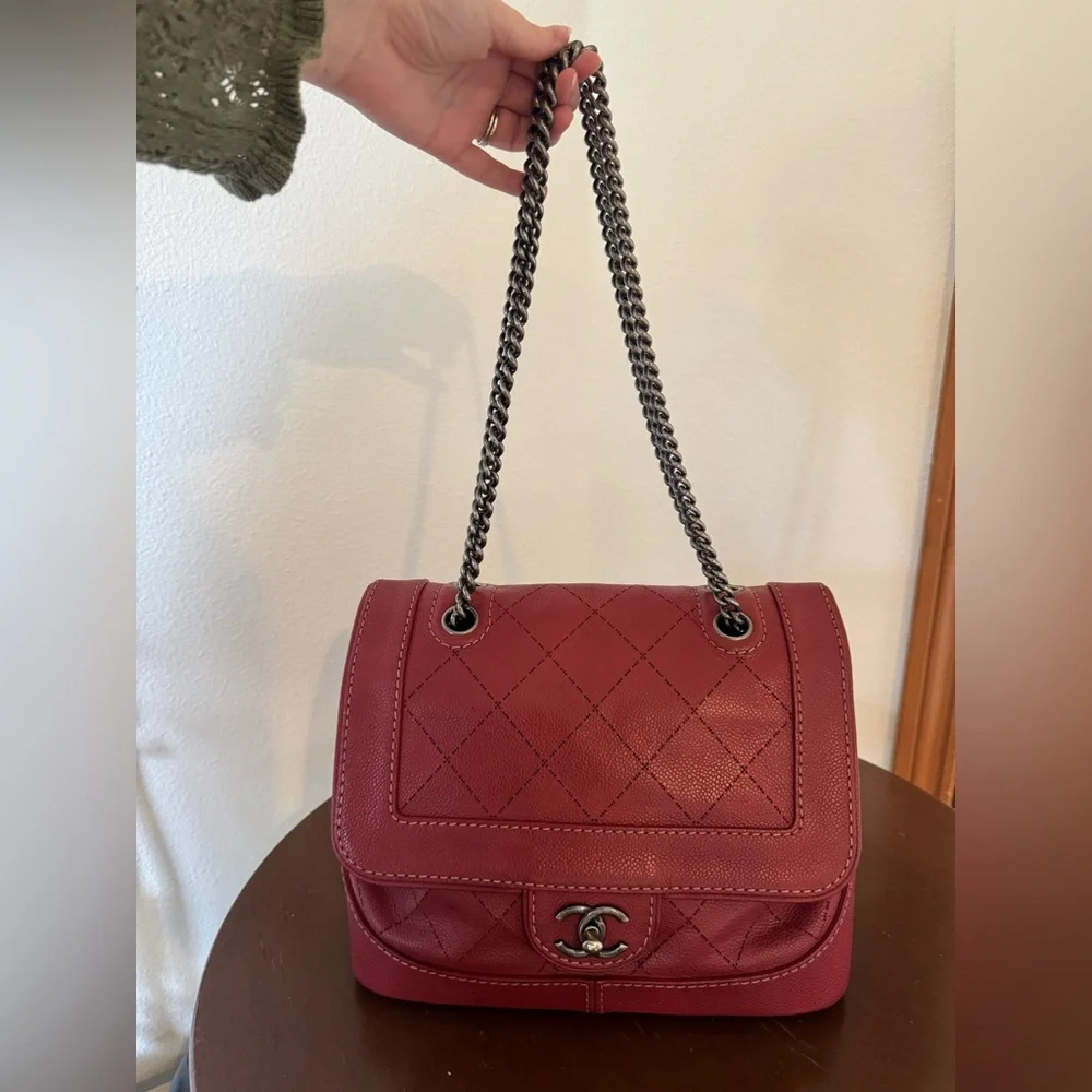 CHANEL Burgundy Quilted Shoulder Bag with Chain Strap - Picture 1 of 8